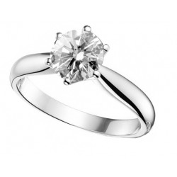 "Klaudia" con un diamante